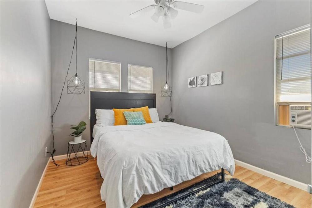 Convenient - Pet and Baby - Near Convention and Hospital